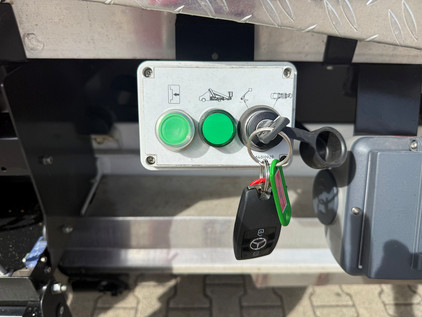 Salgert Arbeitsbühnenverleih / Mietservice: LKW Arbeitsbühne ECOLINE RS 200 auf 3,5 to Mercedes-Benz Sprinter - Schlüsselschalter unten