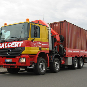 Transport eines 20 Fuß Containers 