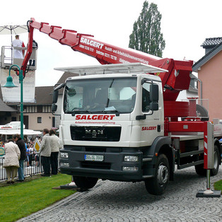 Wumag WT 350 als Moderatorenkanzel bei Sportveranstaltung, Neunkirchen (Foto: www.rhein-sieg.info)