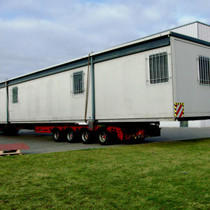 Transport einer 90m² Porta-Kabine 