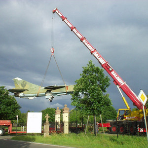 Verladung und Abtransport einer MIG 29 in Zülpich 