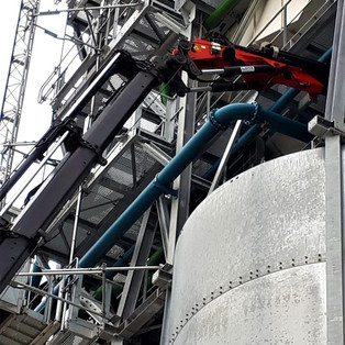 Heben von Anlagenelementen mit dem PK 78 mit manuellem Ausschub