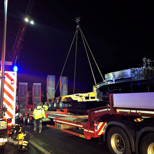 Bergung eines ausgebrannten LKW auf der BAB 1 bei Euskrichen