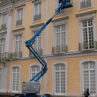 17,6 m Tele-Gelenk-Bühne am Schloß Augustusburg Brühl