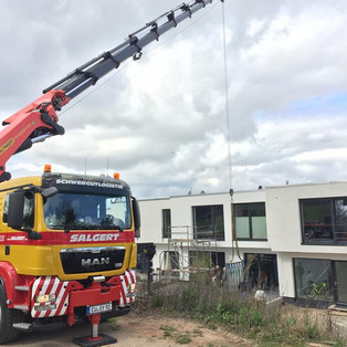 PK 92000 beim Heben von Glasscheiben