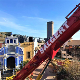 Heben von Anlagenelementen im Phantasialand Brühl
