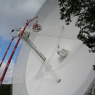 Montage des neuen Subreflektors, Radioteleskop Effelsberg 