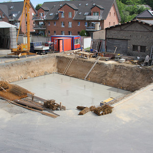 Mai 2012: Errichtung der neuen Hallenunterkellerung