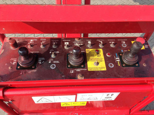 Salgert Arbeitsbühnenverleih: Selbstfahrende Tele-Gelenk-Arbeitsbühne Genie Z 51/30 J RT Bedienpult