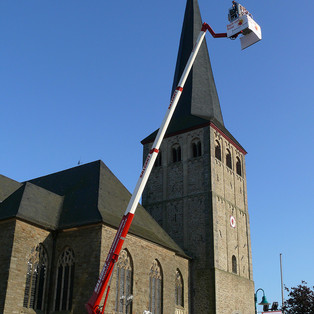 Wumag WT 300 als Moderatoren-Kanzel beim Streitwagenrennen, Neunkirchen