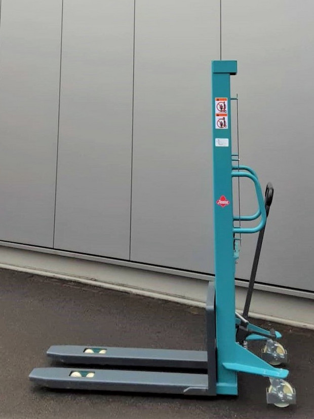 Salgert Staplerverleih: Hydraulik-Stapler Ameise® PSM 1.5