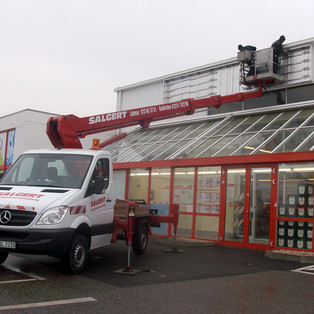 Ruthmann TB 220 am HIT-Getränkemarkt in Euskirchen