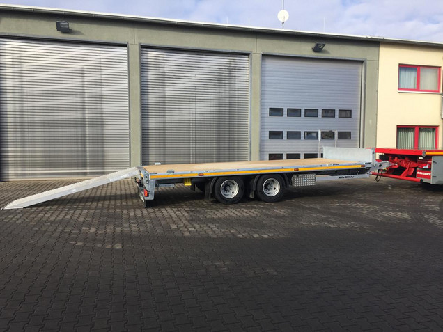 Salgert Transporteinheit mit Ladekran: Tandem-Anhänger Müller Mitteltal