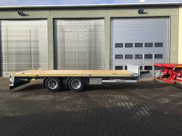 Salgert Transporteinheit mit Ladekran: Tandem-Anhänger Müller Mitteltal