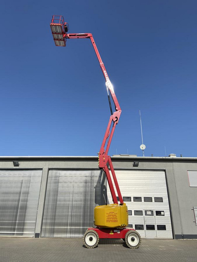 Salgert Arbeitsbühnenverleih: Selbstfahrende Tele-Gelenk-Arbeitsbühne Snorkel A62JRT