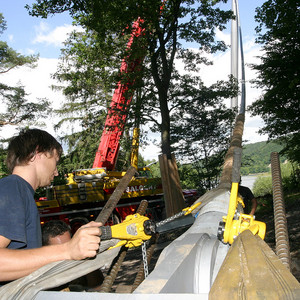 Pylonaufstellung an der Urftseebrücke