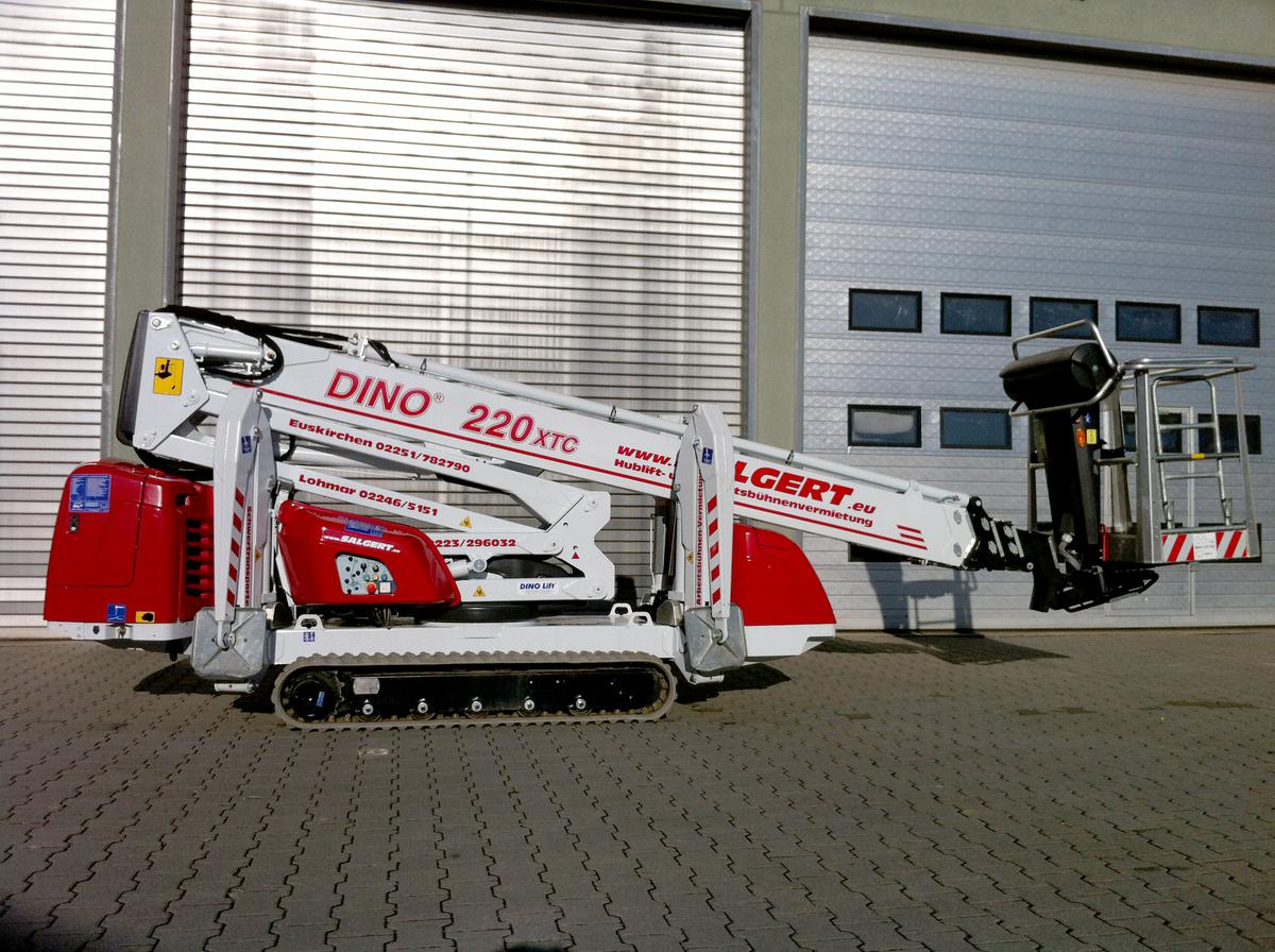Salgert Arbeitsbühnenverleih / Mietservice: Selbstfahrende Tele-Gelenk-Arbeitsbühne
mit Raupenfahrwerk DINO 220 XTC